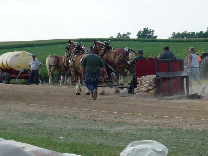 alto-fair-horse-pull-2009-400